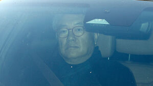 경찰, '대통령실 PC 초기화' 정진석 피의자 소환