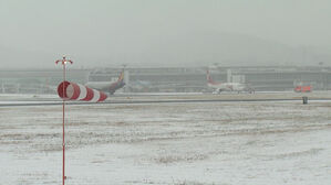 제주공항 11시부터 운영 재개&hellip;150편 결항