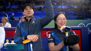 '컬링 믹스더블' 김선영-정영석, 5연패 뒤 첫 승 신고