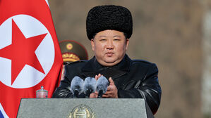 김정은, 북 '건군절'에 국방성 찾아 "올해 거창한 변혁의 해"