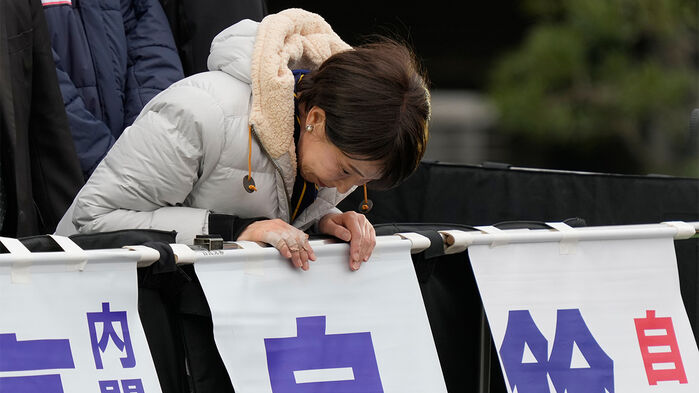 유세 현장에서 인사하는 다카이치 총리