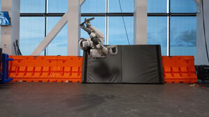 연속 공중제비&middot;빙판길 달리기&hellip;아틀라스, 본격 실전 훈련 돌입