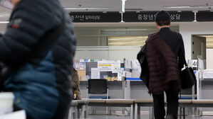 고용보험 가입자 26만 명 증가&hellip;고령층은 늘고, 청년은 줄고