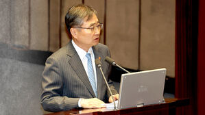 "관세 인상, 예단 어려워"&hellip;특별법 처리 속도