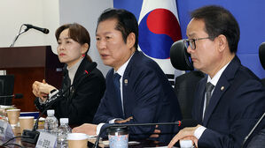 민주 재선 의원들 "합당 논의 멈춰야"&hellip;정청래 "조속히 결론"