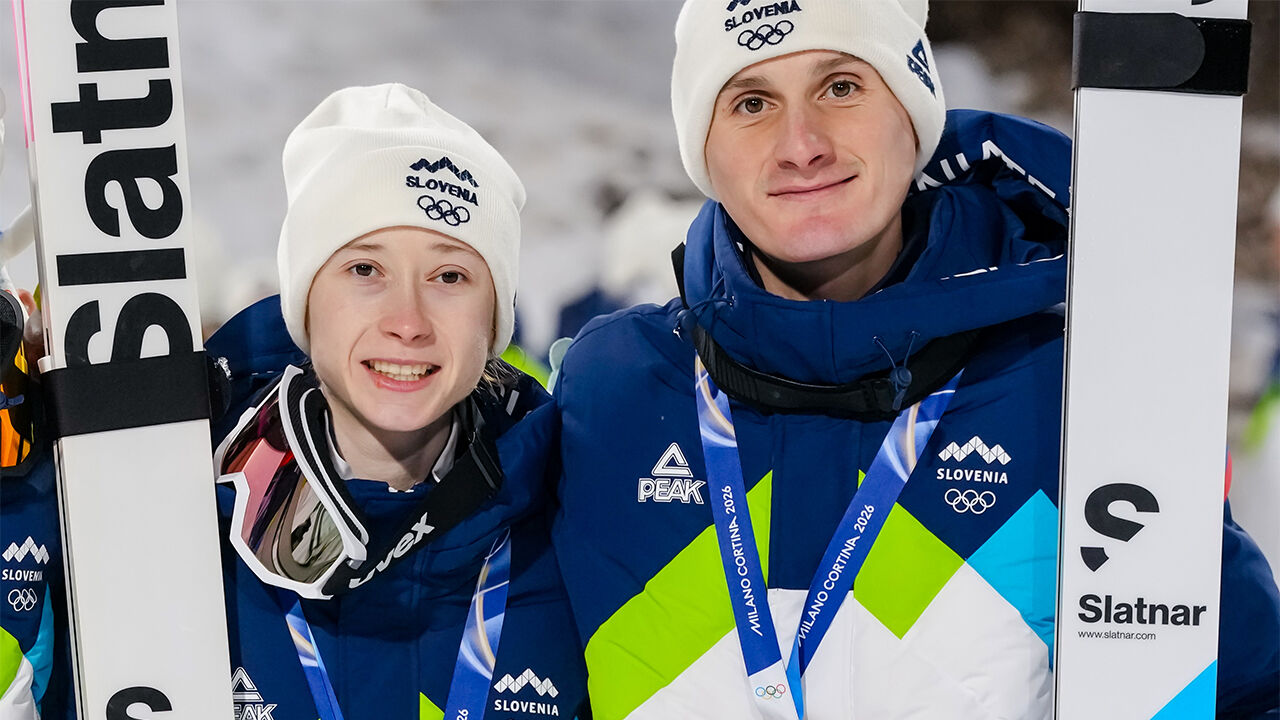 스키점프 금메달 니카 프레브츠(왼쪽)와 도멘 프레브츠