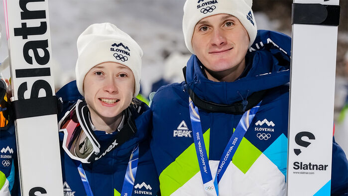 스키점프 금메달 니카 프레브츠(왼쪽)와 도멘 프레브츠