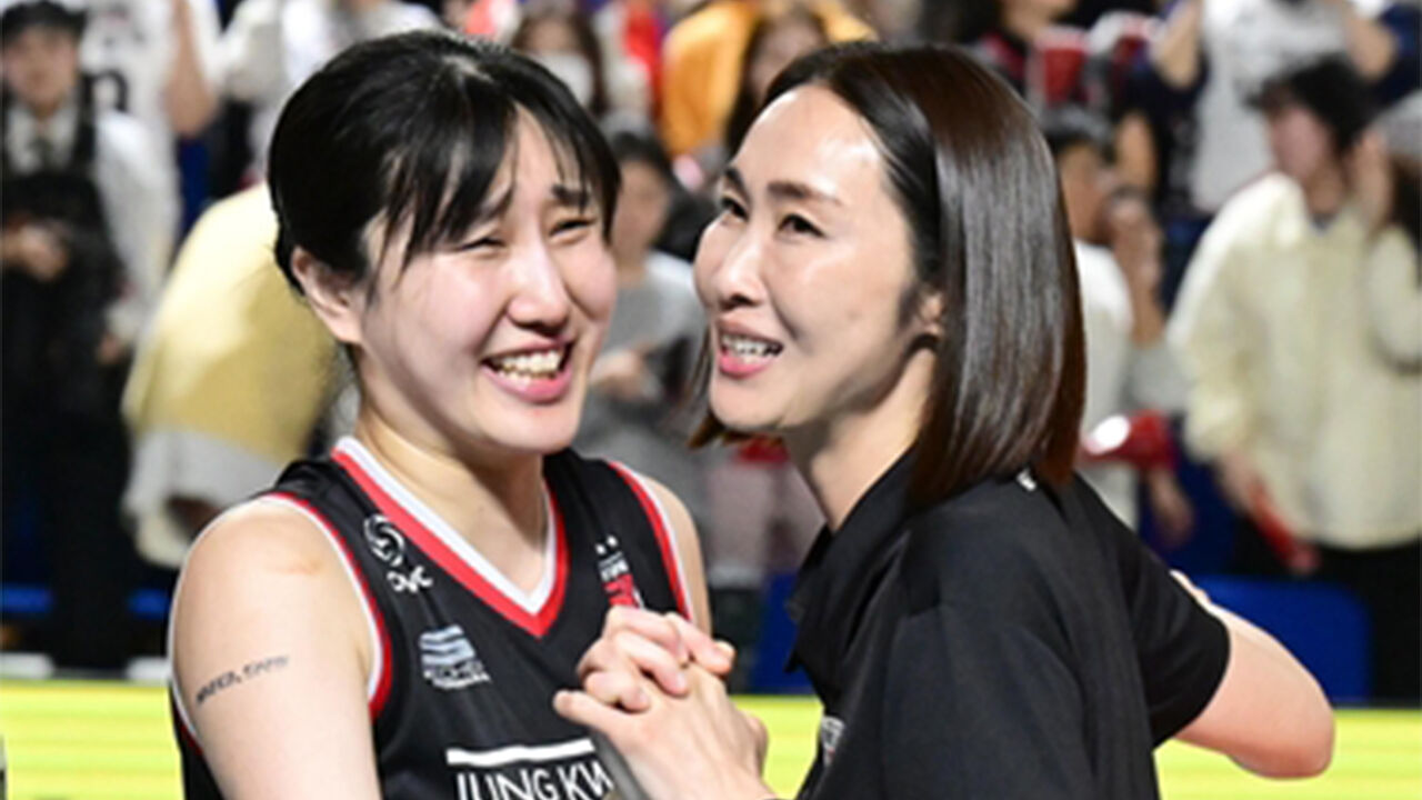 여자배구 대표팀 코치로 선임된 이숙자(오른쪽)