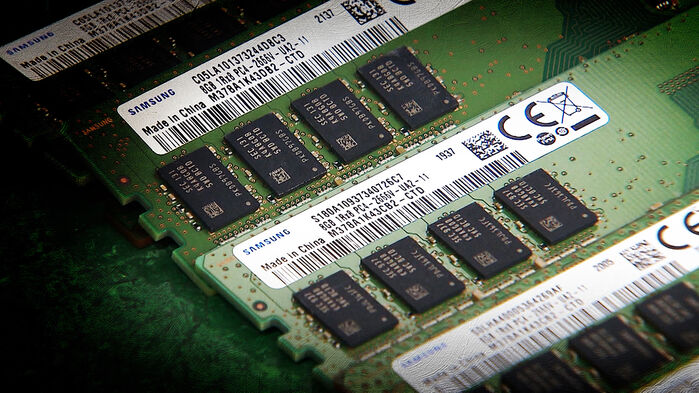 우르르 몰려와 "팔게요"…치솟은 가격에 절도까지