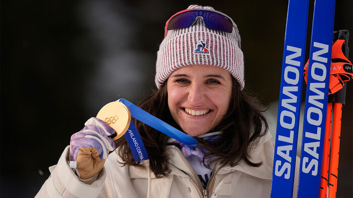 동료 카드 훔친 절도범 '활짝'&hellip;2관왕 달성에 '희비교차'