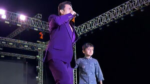 무대 오른 가수, 돌연 공연 멈추더니&hellip;찬사 쏟아진 이유