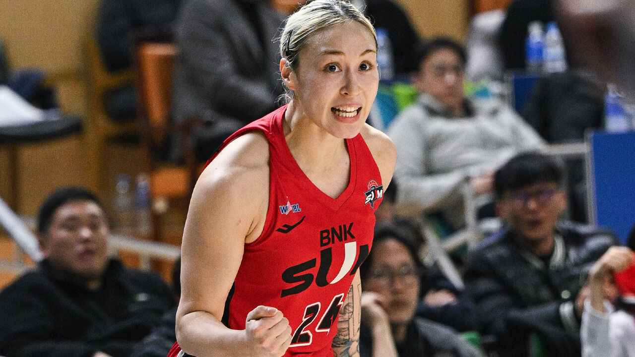 '김소니아 더블더블' BNK, 삼성생명 꺾고 5연패 탈출