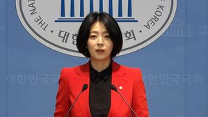 '당원권 정지 1년' 중징계&hellip;"비겁한 공천권 강탈"