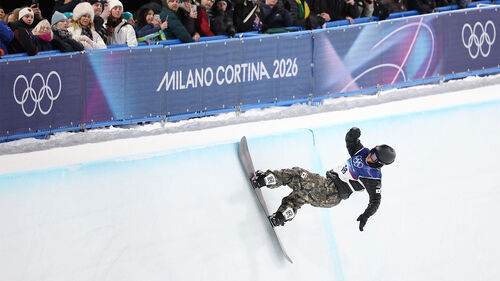 13일(현지시간) 이탈리아 리비뇨 스노파크에서 열린 2026 밀라노-코르티나담페초 동계올림픽 스노보드 남자 하프파이프 결선에서 이채운이 3차시기 경기를 펼치고 있다. (사진=연합뉴스)
