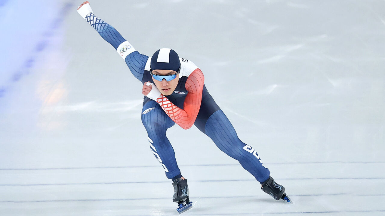 14일(현지시간) 이탈리아 밀라노 스피드스케이팅 스타디움에서 열린 2026 밀라노ㆍ코르티나담페초 동계올림픽 스피드스케이팅 남자 500m에 출전한 구경민이 질주하고 있다.