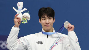 (올림픽) 황대헌, 1,500m 은메달&hellip;올림픽 3연속 메달