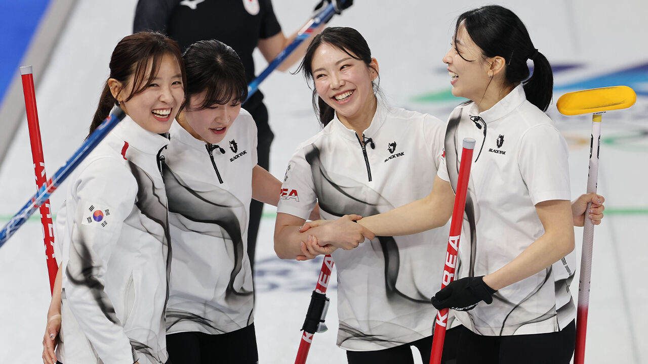 여자 컬링, 한일전 7:5 승리…라운드로빈 3승 2패