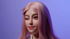 눈 맞추고 '윙크'&hellip;"불쾌감 커진다" 전문가 우려, 왜