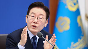 [여론조사] SBS 설 특집 여론조사&hellip;대통령 국정지지도는?