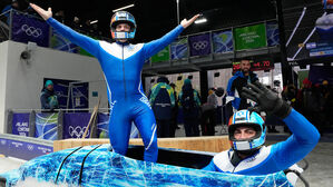 꼴찌에도 금메달 딴 듯 환호&hellip; "우리는 승리자"