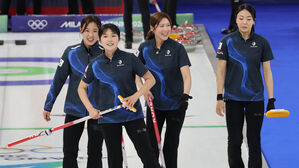 한국 여자 컬링 '난적' 스위스에 5-7 패배&hellip;라운드로빈 4승 3패