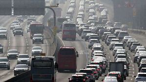 연휴 마지막 날 곳곳 정체&hellip;부산→서울 6시간 40분