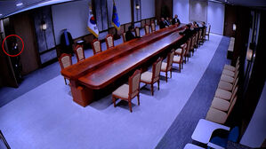 '내란의 밤' 대접견실 CCTV&hellip;윤석열 선고에도 영향줄까