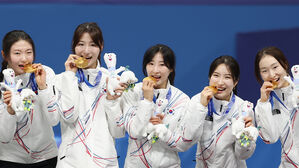 쇼트트랙 여자대표팀, 3,000ｍ 계주 금&hellip;8년 만에 정상 탈환