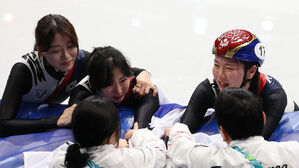 심석희, 시련 딛고 금빛 질주&hellip;"다 같이 이겨냈다"