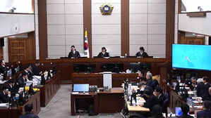 윤석열 '운명의 날'&hellip;특검은 사형 구형, 재판부 판단은?