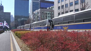 기동대 1천여 명 &middot; 버스 48대 동원&hellip;경비 삼엄