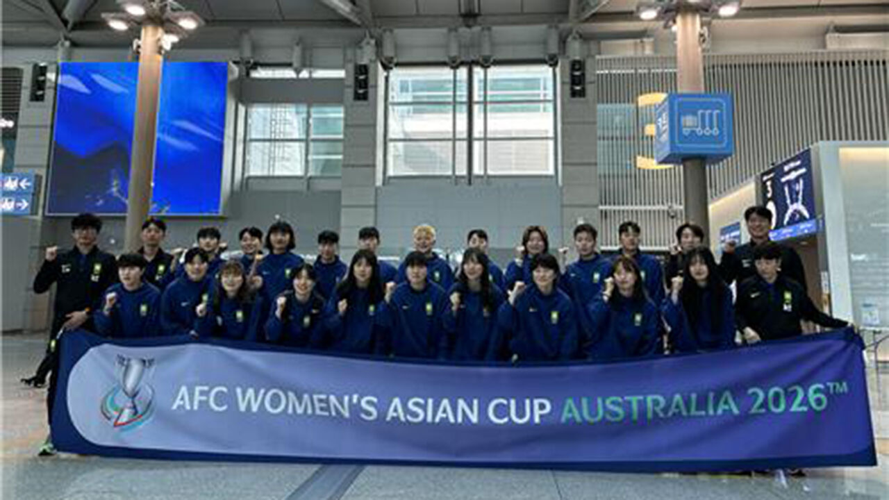 단체 사진 찍는 여자 축구 대표팀 (사진=연합뉴스)