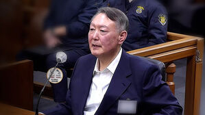 "비상벨 계엄&middot;통닭 예산 삭감" 윤 궤변 하나도 안 통했다