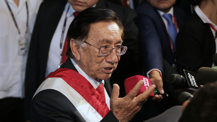 "청소년에 성관계 도움 돼" 페루 임시대통령 발언 논란