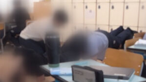 [단독] "교사가 돌려차기에 로우킥" 학생에 맞고소 결국