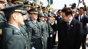 이 대통령 '육해공군 사관학교 통합' 첫 언급&hellip;속도 빨라질까