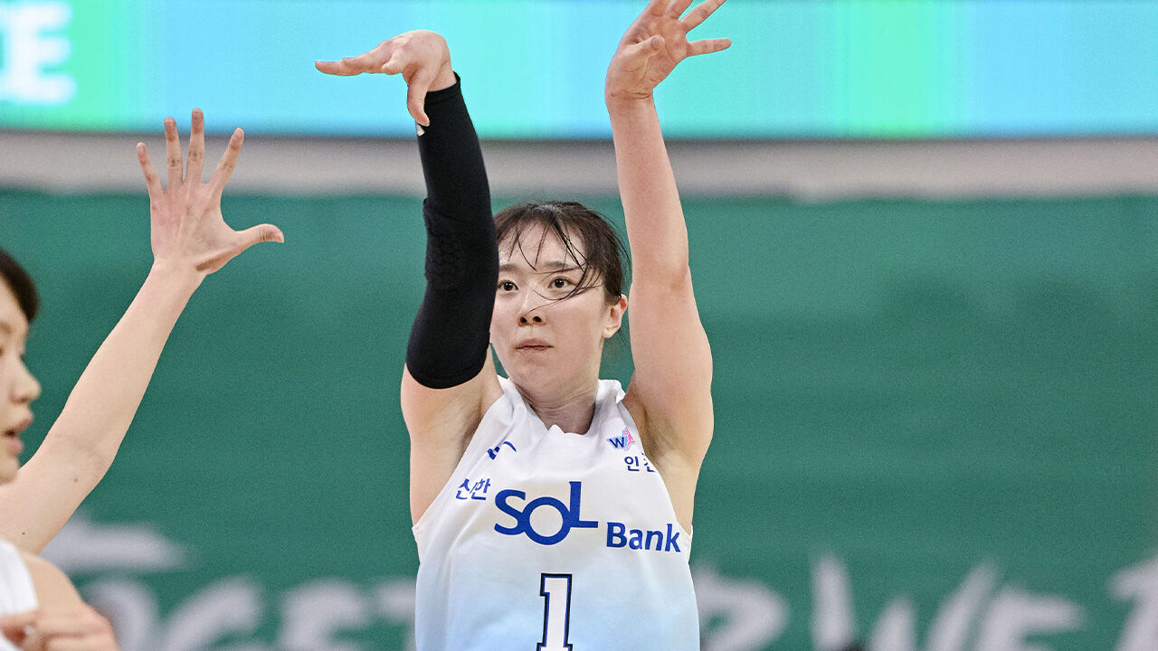 여자농구 꼴찌 신한은행, 선두 하나은행 완파 '대이변'