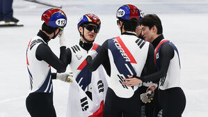 쇼트트랙 남자 대표팀, 계주 은메달&hellip;한국 8번째 메달