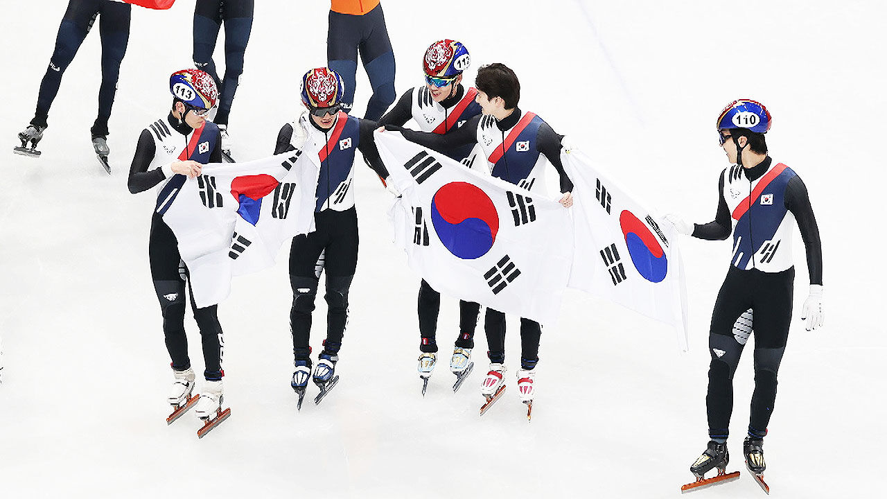 쇼트트랙 남자 5,000m 계주 대표팀 은메달 획득