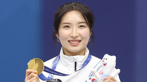 쇼트트랙 김길리, 올림픽 여자 1천 5백m 금메달&hellip;최민정 은메달