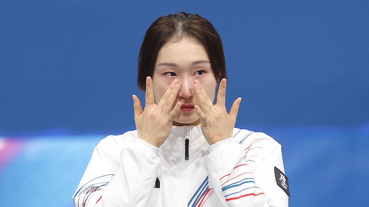 눈물 쏟은 최민정 "마지막 올림픽, 후련해요"