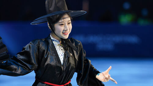 21일(현지시간) 이탈리아 밀라노 아이스스케이팅 아레나에서 열린 2026 밀라노·코르티나담페초 동계올림픽 피겨스케이팅 갈라쇼에서 이해인이 '케이팝 데몬 헌터스'에 맞춰 연기를 펼치고 있다.