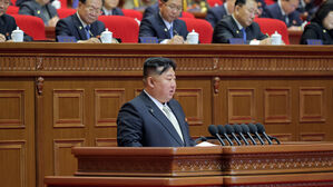 김정은 '사업총화보고' 이틀만에 마무리&hellip;"새 투쟁전략 천명"