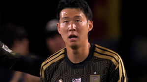 7만 관중 앞에서 메시와 첫 대결&hellip;'결승골' 도움