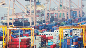 반도체 조정에 1월 산업생산 석 달 만에 감소&hellip;소비&middot;투자는 늘어