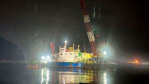 창원 해상서 크레인 선박이 고압선 충격&hellip;실리도 43가구 정전