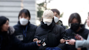 사망했는데 딴 남자와 'ㅋㅋ'&hellip;"눈빛이 좀" 만남 당시