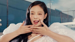 "제니, 연탄 은행에 1억 기부"&hellip;감사 전한 션