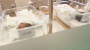 작년 합계출산율 0.8명&hellip;"결혼&middot;출산 인식 변화"