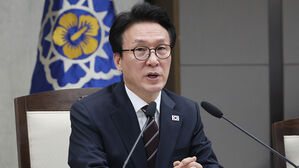 [속보] 김 총리, 이란 사태 긴급지시 "국민안전&middot;재외국민 보호 최우선"